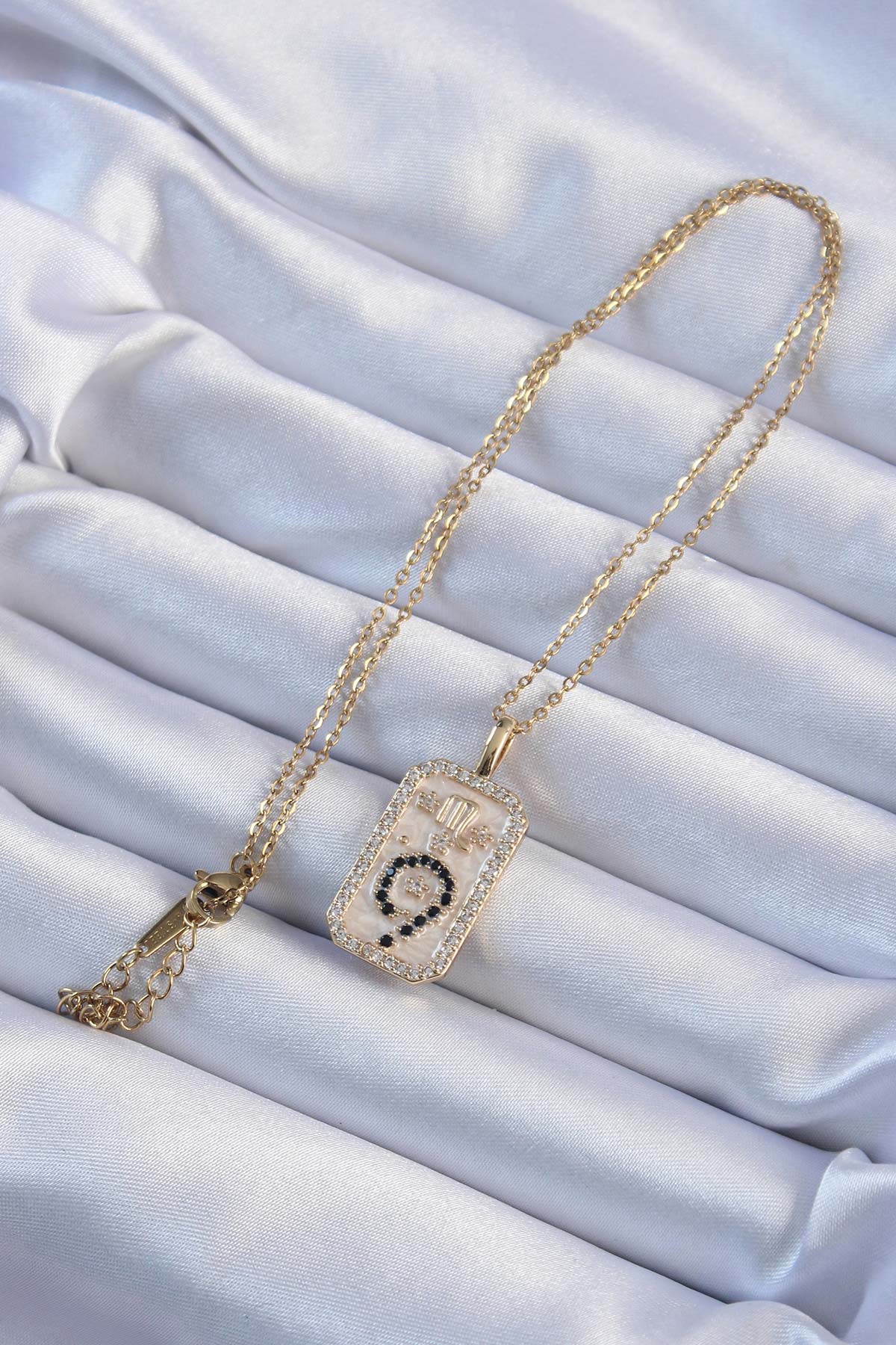 316L Çelik Zincir Gold Renk Zirkon Taşlı Minimal Papatya Figürlü Tarot Kolye