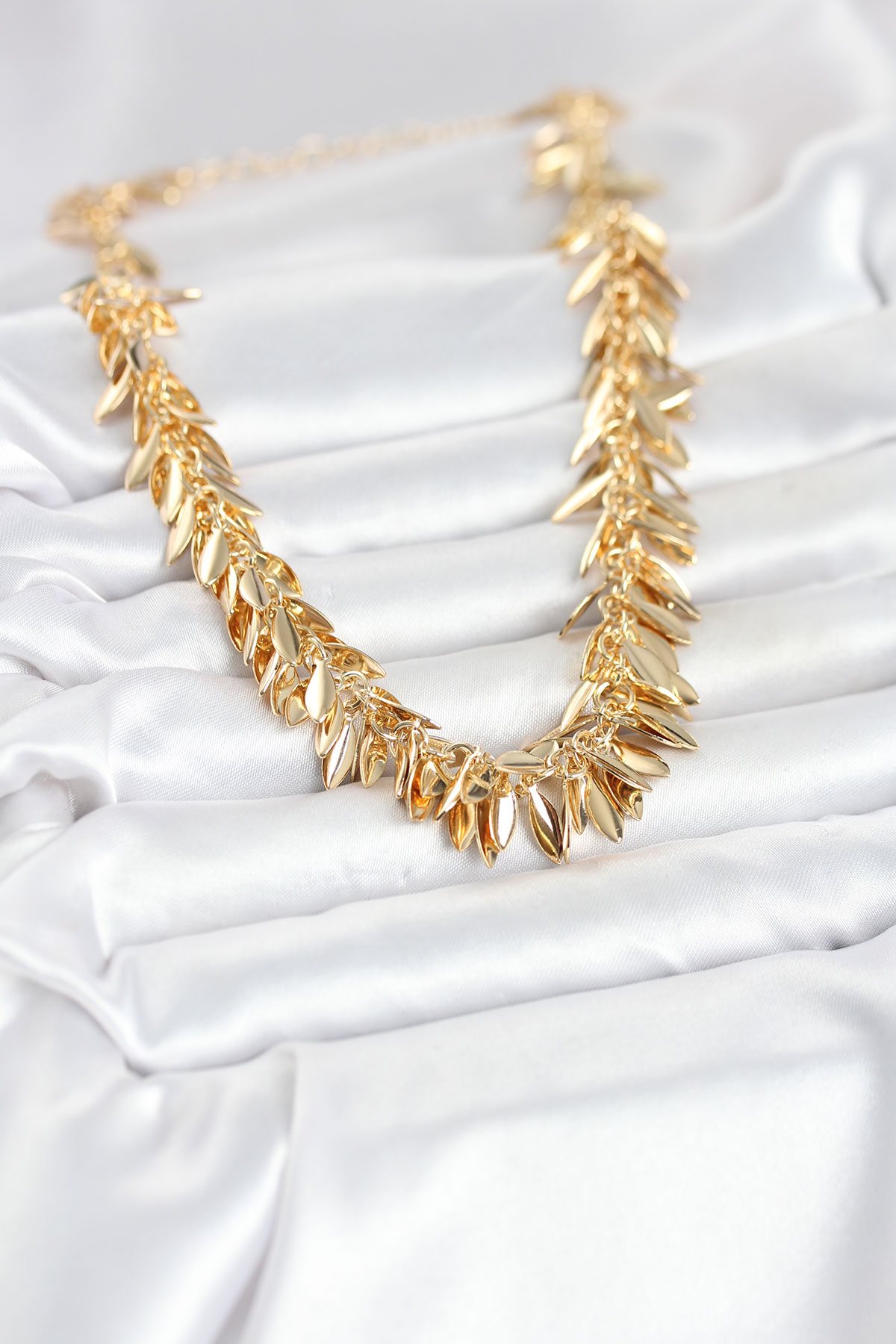 Gold Renk Pirinç Saçaklı Kadın Kadın Kolye